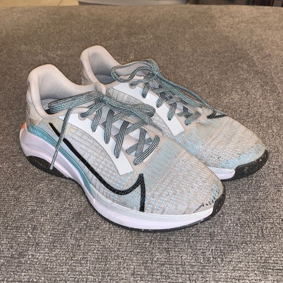 Nike ZoomX Running Shoes - Picture 2 of 6